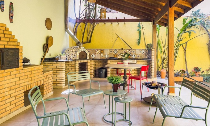 Carapicuiba House | Espaço gourmet e home-office na Granja Viana