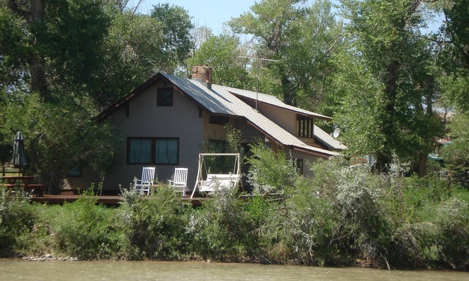 Dubois Cabin | Especially for 4 June to 9 and 14 June to 30 if booked by 30 April 2019