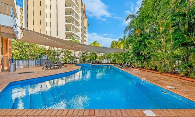 Darwin City Centre Apartment | 'Esplanade Ease' A Resort Balcony Pad with Pool