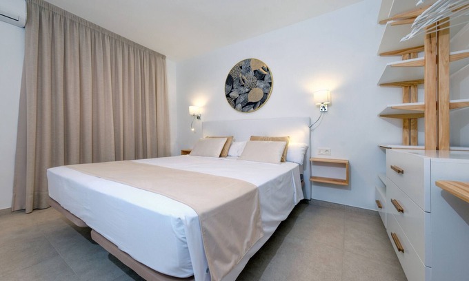 Puerto del Carmen Ski Chalet | Essence del Carmen Beach-air-con