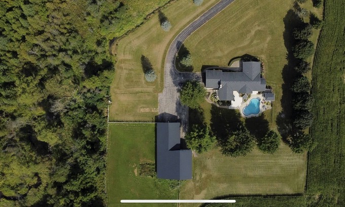 Middlesex Centre House | Estate Home With 5 bed and 3 bath.