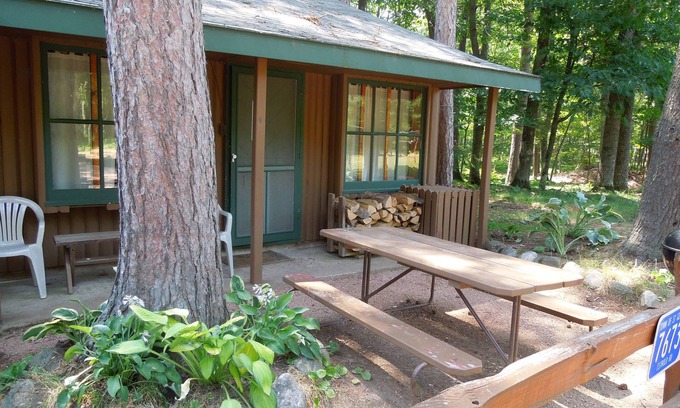 St Germain Cottage | Estrold's Resort- Marsh Cabin