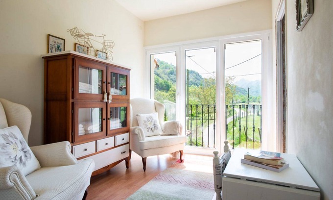 San Juan de Parres House | Ethel's House in northern Spain