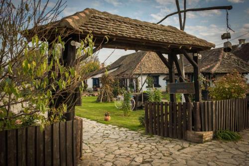 Central Serbia Bed & Breakfast | Etno Park Avlija Glušci