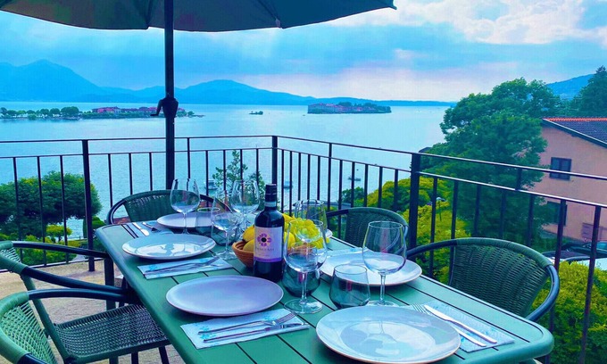 Carciano Apartment | Eva Apartament with Lake View in Baveno