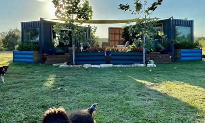 Bastrop County Cabin | Ever wanted to stay in some Containers? Here is your chance!