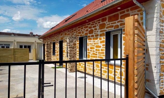 Le Mans House | Evian03 Large T2, quiet, terrace, free parking