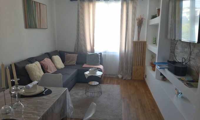 Evreux Apartment | 🏡 Evreux Central Lodge - Netflix - Wifi Fiber - Near train station & city center