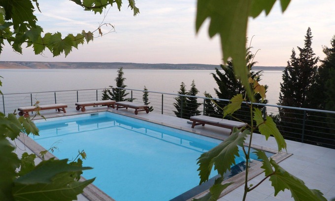 Starigrad Apartment | Exceptional apartment with infinity pool and a private beach in beachfront villa