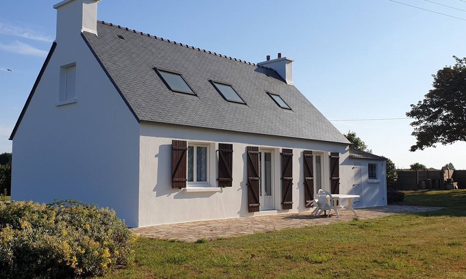 Tregunc House | Exceptional location 2 steps from the sea for this single storey house