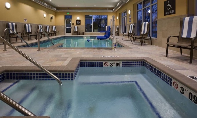 Kutzky Park Hotel | Exceptional Stays! 2 Comfortable Units, Pet-Friendly, Indoor Pool!