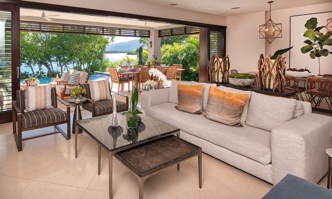 Montego Bay Villa | EXCLUSIVE 4BR DESIGNER WATERFRONT VILLA CHEF POOL BEACH ACCESS PICKLEBALL GYM