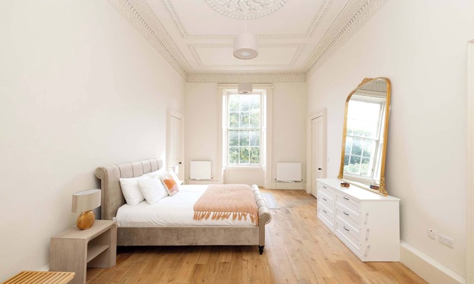 Bonnington Apartment | Exclusive House with Free Parking