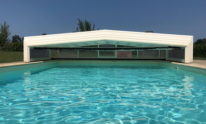 Cendrieux House | Exclusive use of Pool - 2 Bedrooms - en suite - sleeps up to 5