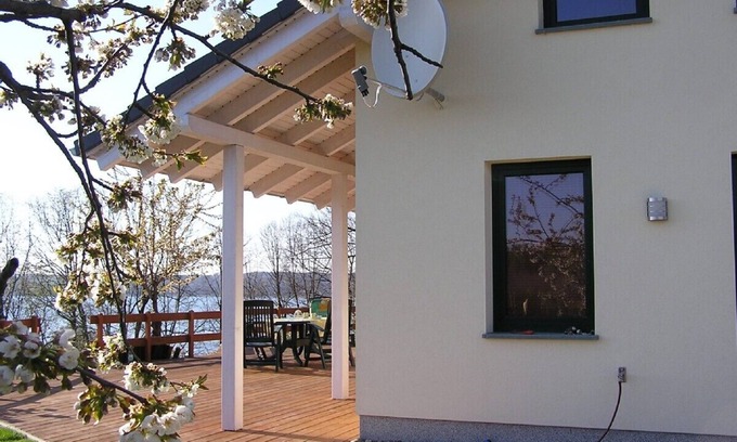 Klein Nemerow House | Exclusive vacation home in a peaceful location close to the forest and water