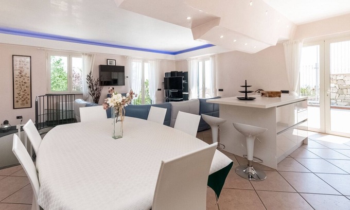 Riva Ligure Villa | Exclusive villa with outdoor pool and private spa with hot tub, piss