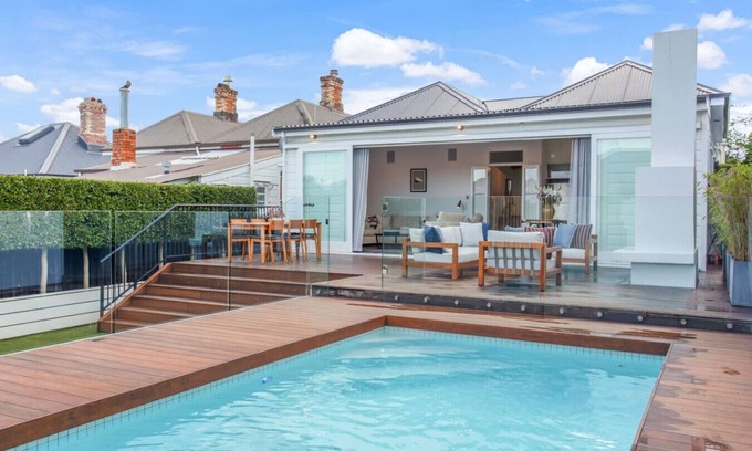 Grey Lynn House | Executive Ponsonby Abode w Heated Pool and Parking