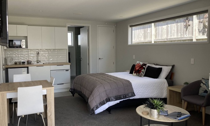Mount Maunganui Apartment | Executive Guest Studio