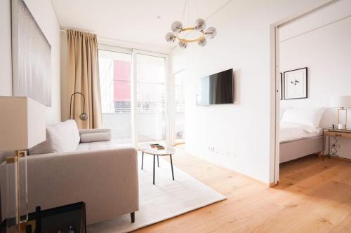 Erdberg Apartment | Executive Suite w/Rooftop Pool
