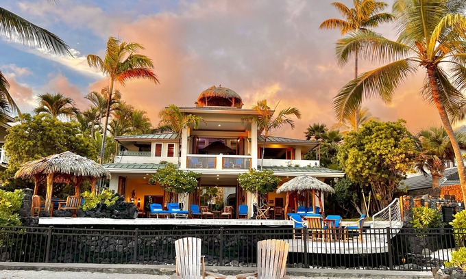 Kailua-Kona House | Exotic Kona Bay Hawaii Beachfront Tropical Paradise Stunning Home.