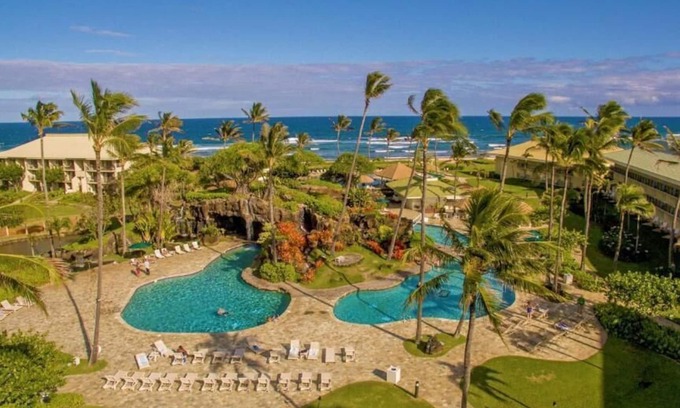 Hanamaulu Hotel | Experience Kauai's Beauty at Kauai Beach Resort, Pool Ocean View!