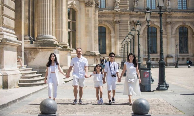 Palais-Royal Apartment | Experience Parisian Heritage 5 bedroom Apartment in Louvre