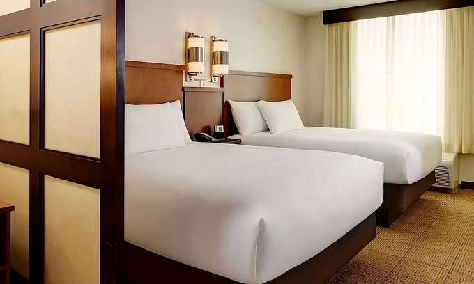 Austin Hotel | Explore More of Austin! Free Parking, Pets Allowed, Visit Paramount Theatre!