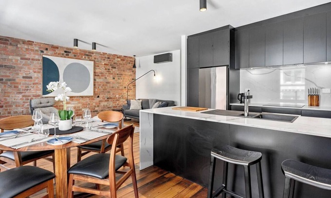 Hobart Central Business District Apartment | Explore the Quaint Cafe Locale from Saddlers House