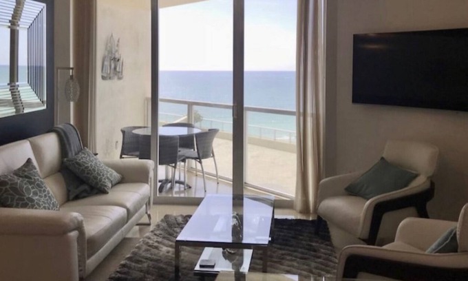 Sunny Isles Beach Condo | Exquisite ocean front condo in Sunny Isles Beach -LICENSE # STR-00152