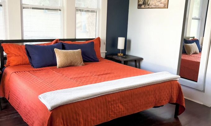 Southside House | Extended Stays Welcome! nNear SouthTown/Downtown San Antonio