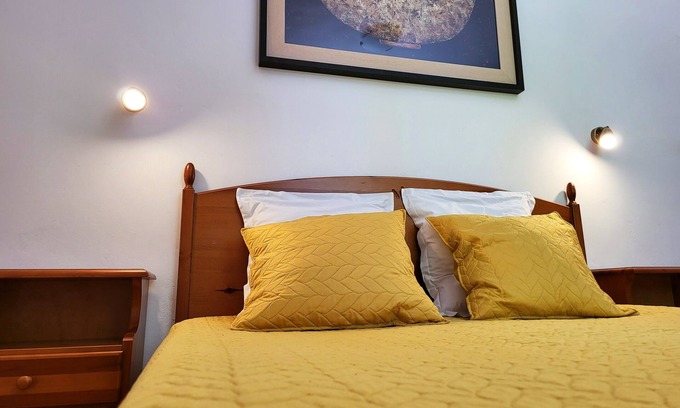 Figanieres Apartment | F2 - Air-conditioned apartment for 2 to 4 people