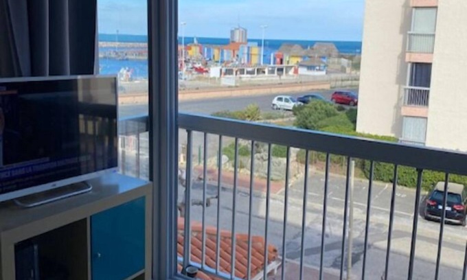 Le Barcares Apartment | F2 in PORT-BARCARES - Direct access beach and fishing ports and pleasure WIFI