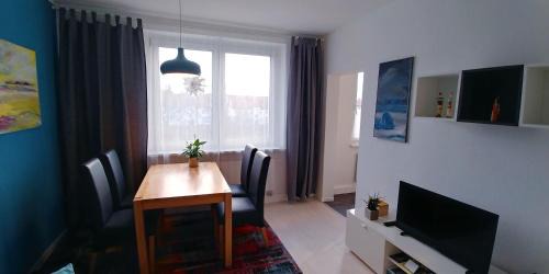 Laubegast Apartment | F3 - "Gemütlich mit Kunst"