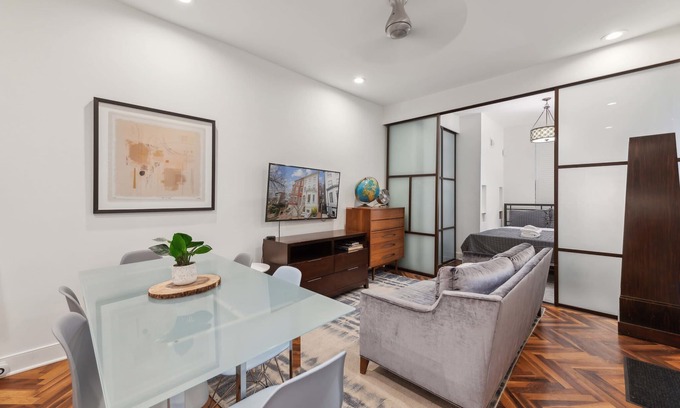 Logan Circle Apartment | FAB Logan Location- Luxury above ground with Kitchen!