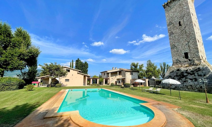Limiti Villa | Fab villa with fenced pool, huge grounds, meditation park, child activity park