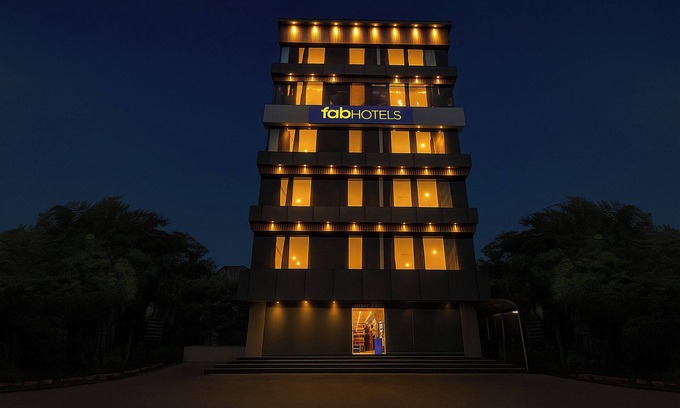 Serilingampally Hotel | Fabhotel Yendluri'S Abode
