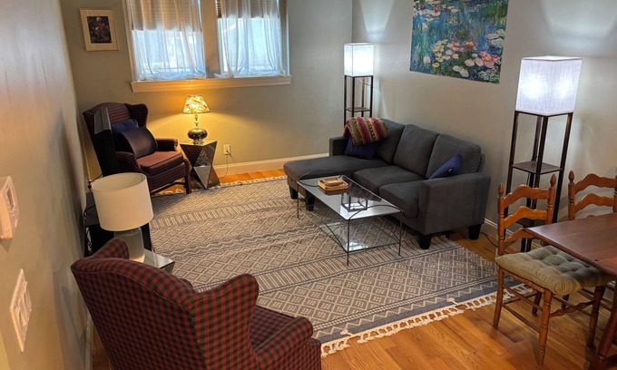 Albany Apartment | Fabulous 1 BR apt in converted industrial building. 1 block from Washington Park