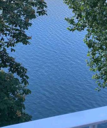 L'Ile-Saint-Denis Apartment | Face à Face avec la Seine aux portes de Paris