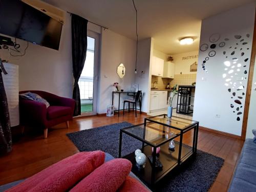 Osijek Apartment | FACTORY - SELF check in