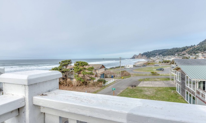 Roads End House | Fair Winds - Luxury Ocean Vw Hm, Steps from Beach, 5 Primary Ocean Vw Suites