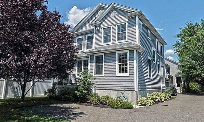Fairfield House | Fairfield Beach House