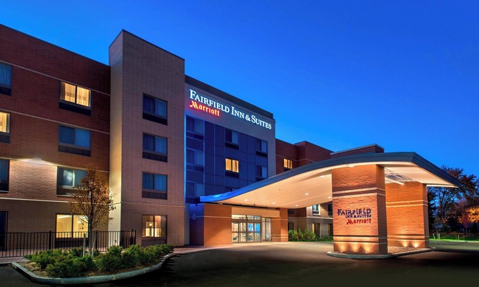 East Syracuse Hotel | Fairfield Inn and Suites by Marriott Syracuse Carrier Circle