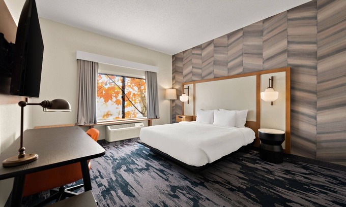 Greenbrier East Hotel | Fairfield Inn and Suites By Marriott Chesapeake