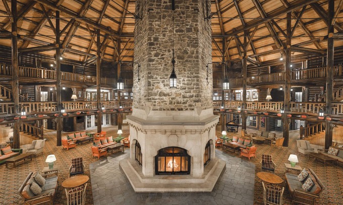 Papineau Regional County Municipality Resort | Fairmont Le Chateau Montebello