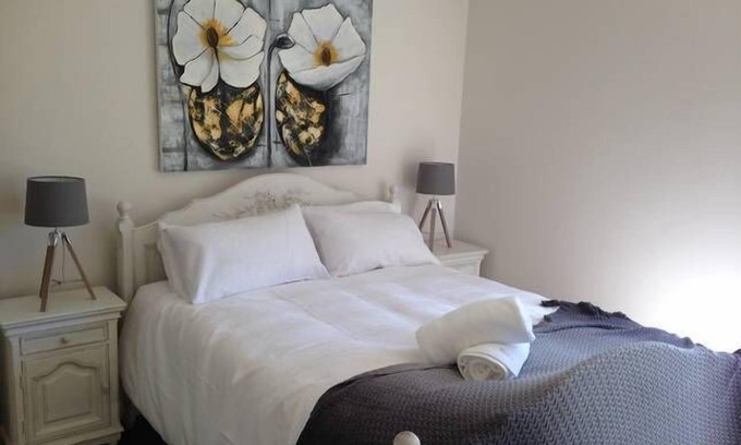 Warragul Cottage | Fairway Views Accomadation
