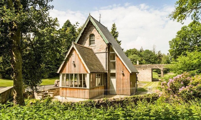 Belford Villa | Fairytale Folly - One Bedroom Villa, Sleeps 2