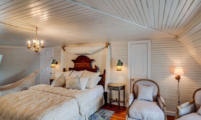 Belmont Apartment | Fairytale Loft Suite | 1 bed, 1 bath Luxury Apartment in Downtown Belmont