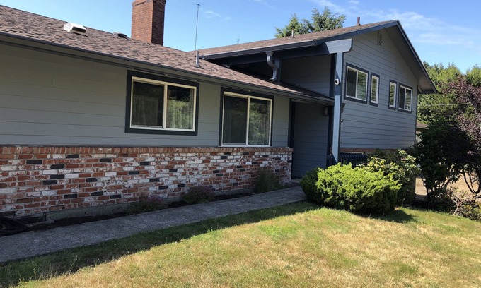 Rockaway Beach House | Falcon House - Modern ranch next to city park and just 5 blocks from the beach.