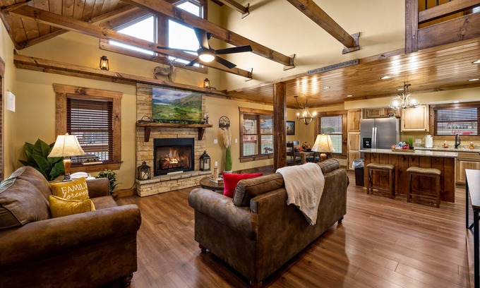 Maggie Valley Cabin | Fall colors are right around the corner!