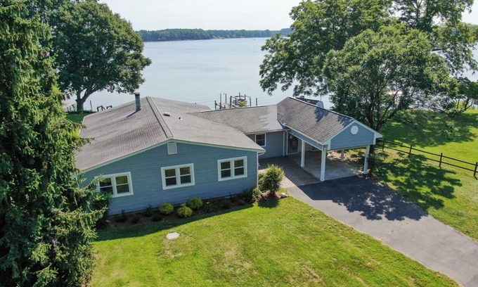Mount Holly House | Fall Sale! Game Theme+Boats+Beach+King Bd+EV Chrgr
